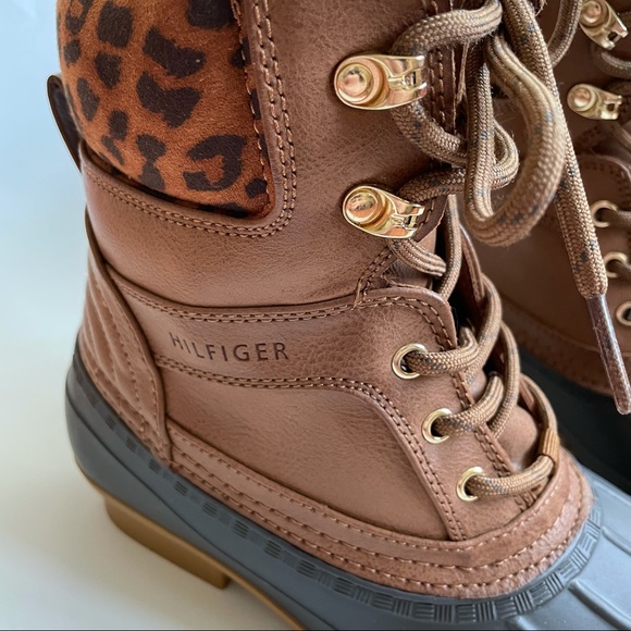Tommy Hilfiger Reise leopard print high top duck rain boots 9 - Picture 4 of 14
